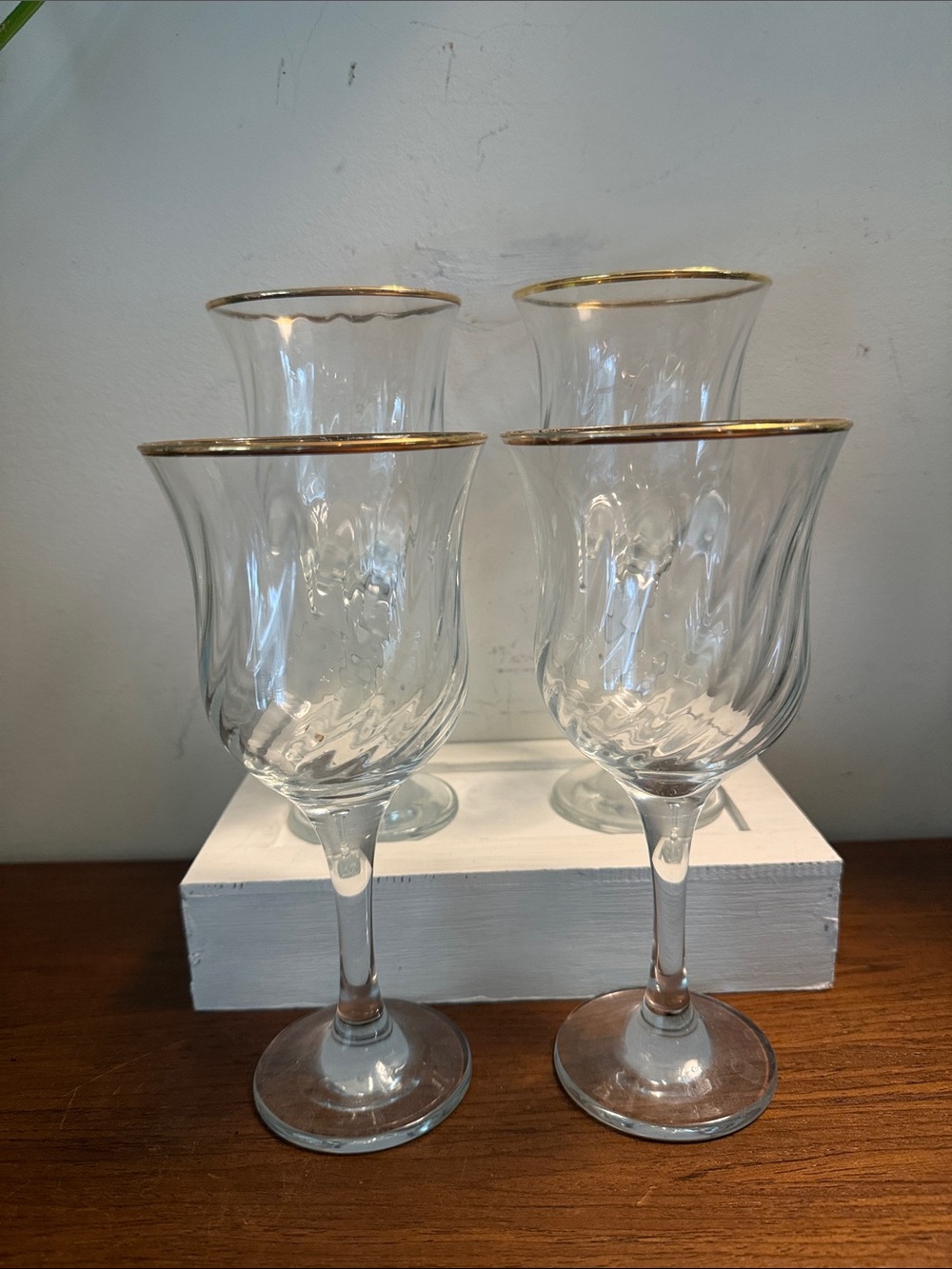 Crystal Clear Industries Regent Gold Swirl Optic Gold Rim Water Goblet /4